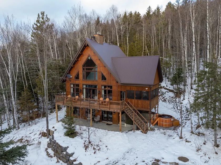 The Chalet Boisé Lanaudière - Image 1