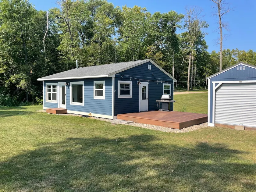 Cozy & Private Lakeside Cabin on Lake Irene – Swim, Fish, Relax - Image 1