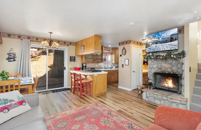 No Airbnb Fee *Family Cabin near Snow Valley* - Image 1