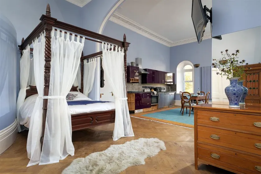 Torquay Harbourside, luxurious, spacious apartment - Image 1