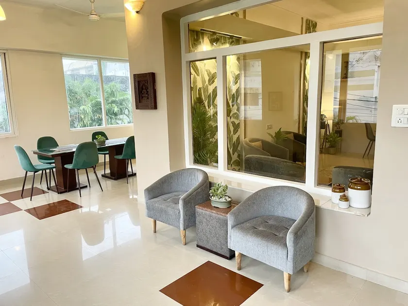 Stylish 4BHK Villa Flr I City Centre I 2600 Sqft - Image 1