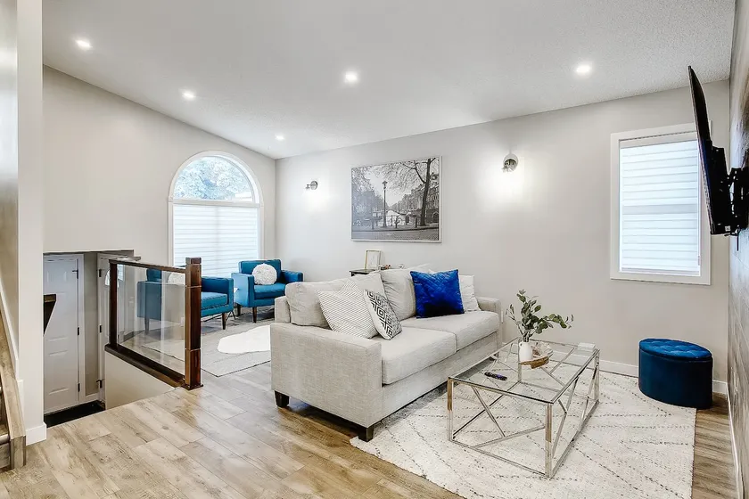 Entire Home, Forest Heights Retreat, King Bed, 6 b - Image 1