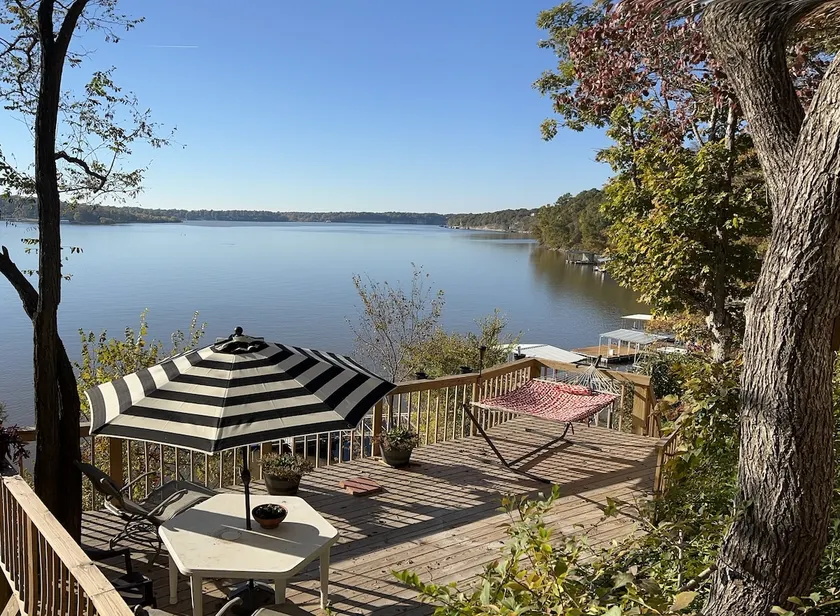 Cabin with large deck, amazing views of Grand Lake - Image 1