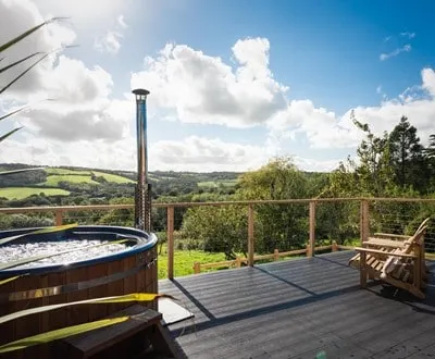Avalon - Beautiful Barn, Hot Tub & stunning views - Image 1
