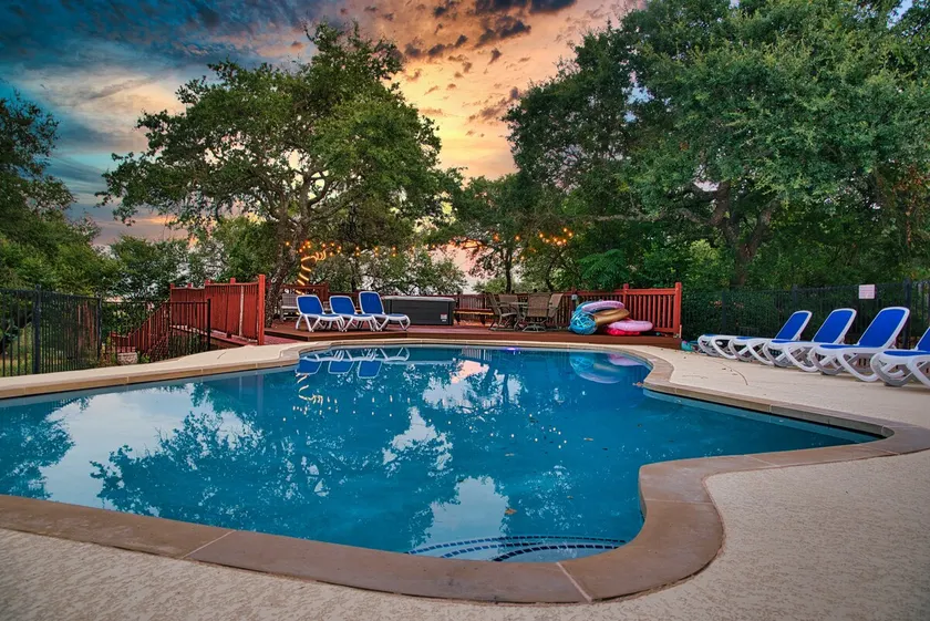 Austin Retreat: Private Pool, Hot Tub & Pet Space - Image 1