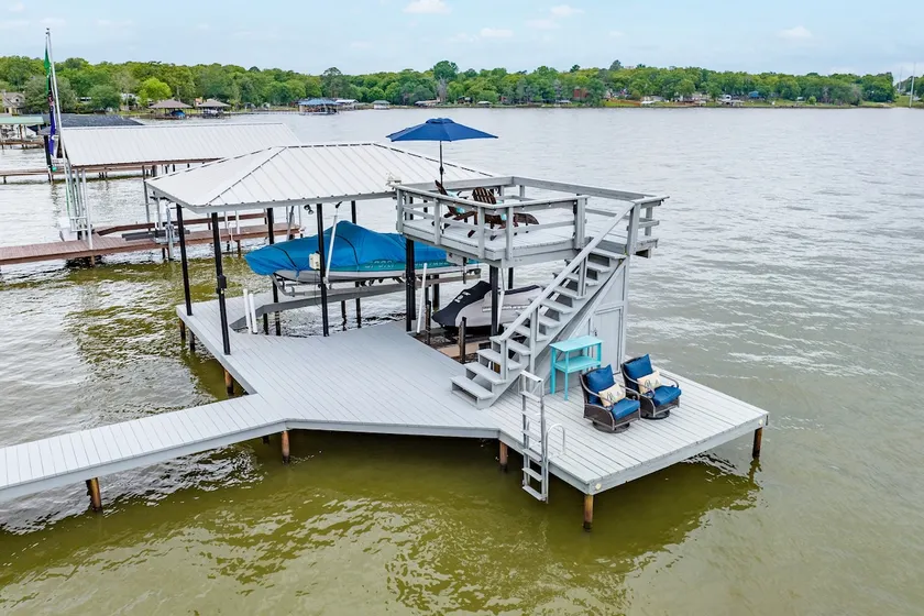 Lakefront w/ Dock, 300mb WIFI, Theater, Arcade - Image 1