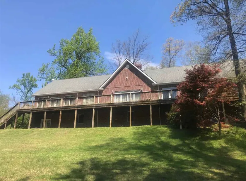The River Cliff Lodge - Image 1