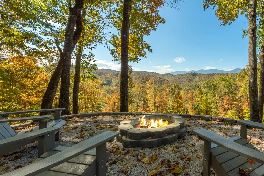 Brand New Hot Tub ~ Fire Pit & Fireplace~Mtn Views - Image 1