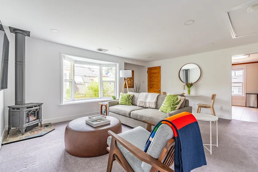 Capitol Hill Apt | Free Parking + A/C | Seattle - Image 1