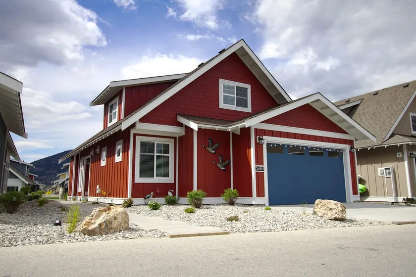 Peaceful, Modern Lake Cottage/A Sunny Retreat @ The Cottages on Osoyoos Lake 🌅 - Image 1