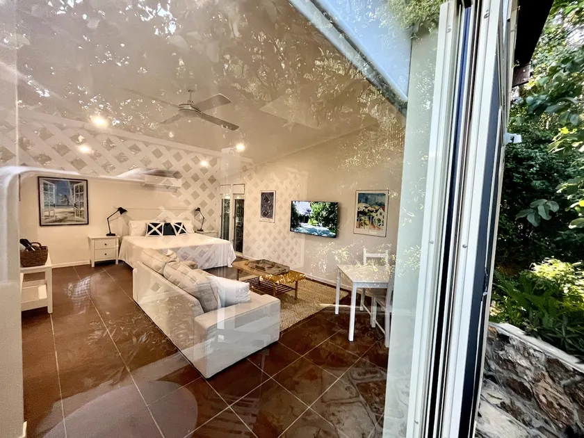 PALME - King Bed, Deck Views, Privacy, Space - Image 1