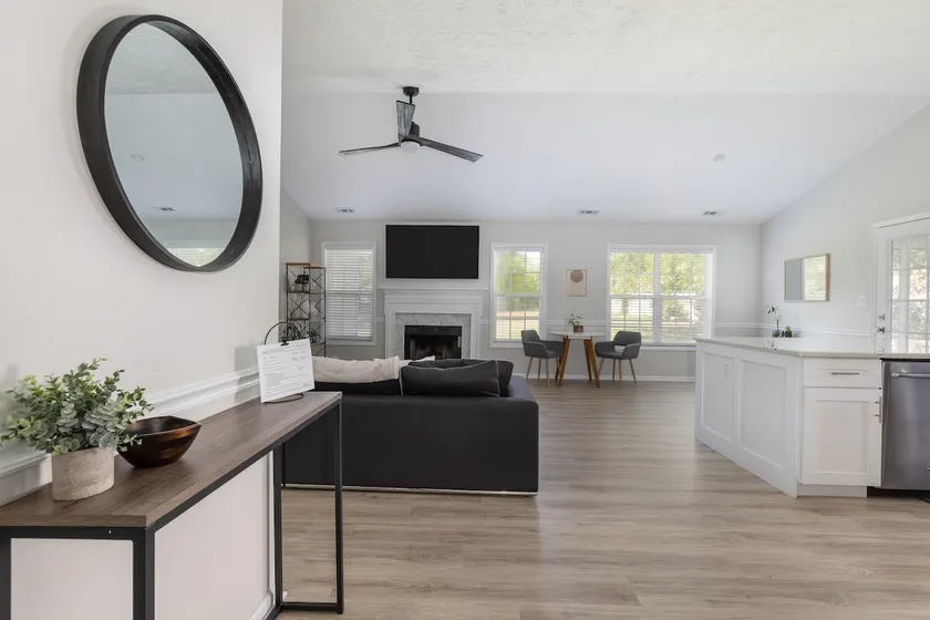 Above It All - Modern & Spacious w/ Large Backyard - Image 1