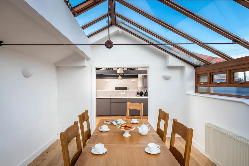 Melrose Cottage: Gateway to Dartmoor National Park - Image 1