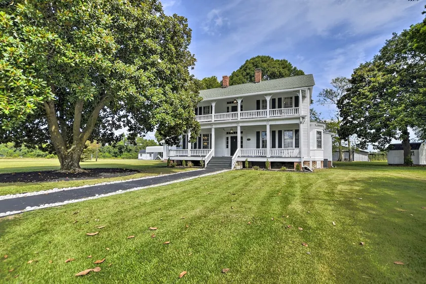 Spacious, Historic Home for 12 - Near Myrtle Beach - Image 1