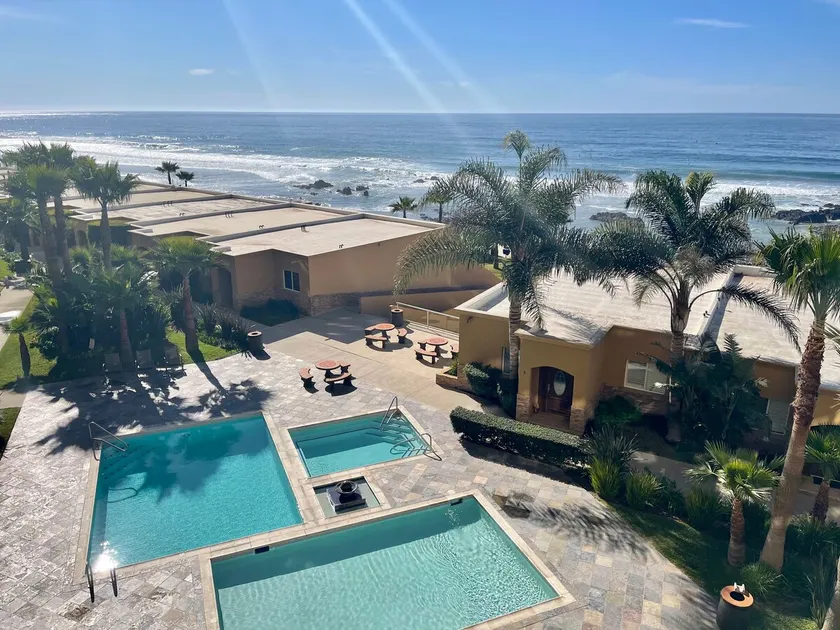 Luxury OceanFront w Private Beach and OceanView - Image 1
