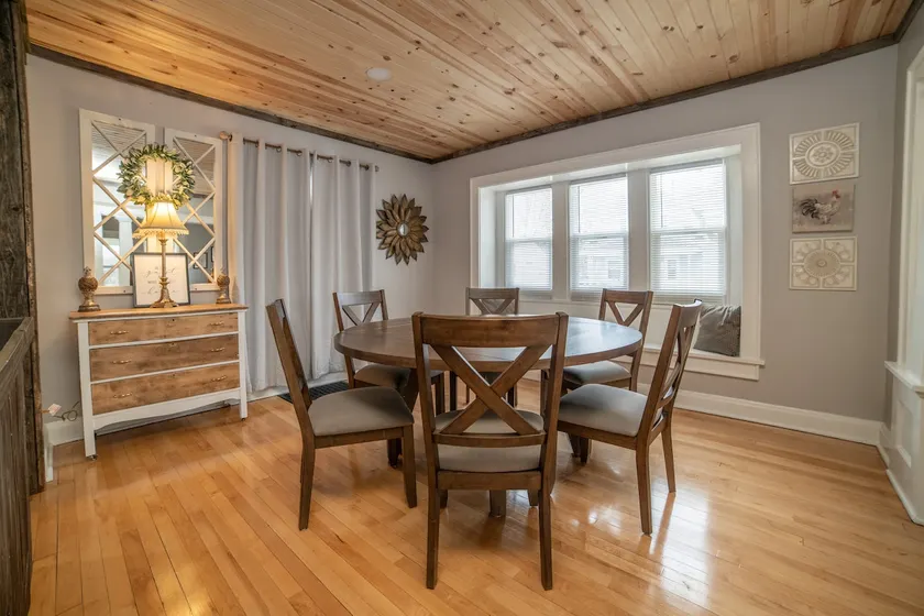Beautiful single family home, recently renovated - Image 1