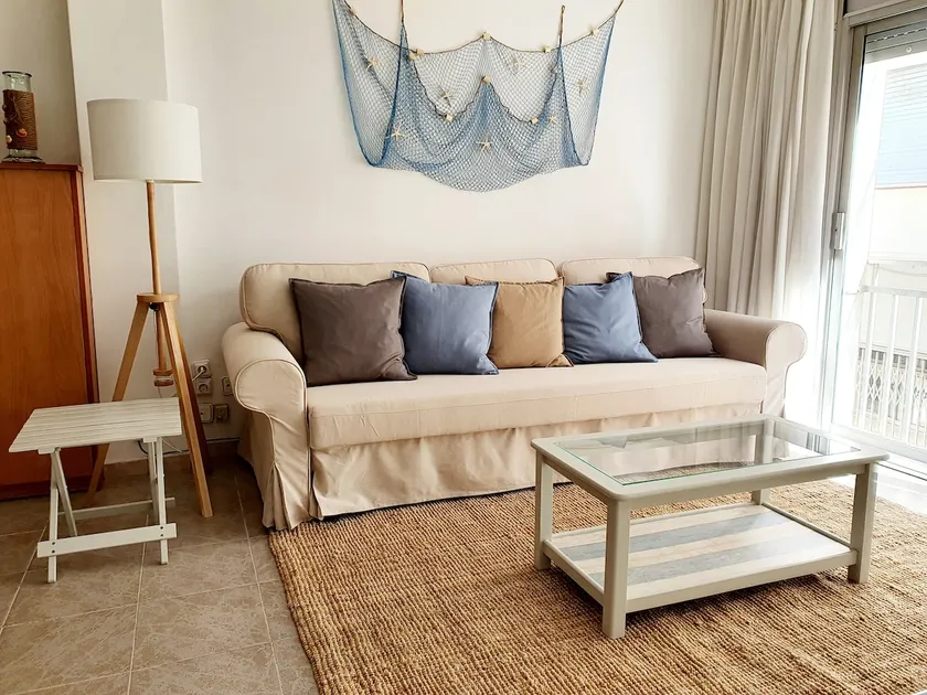 Charming beach apartment with a nautical style - Image 1