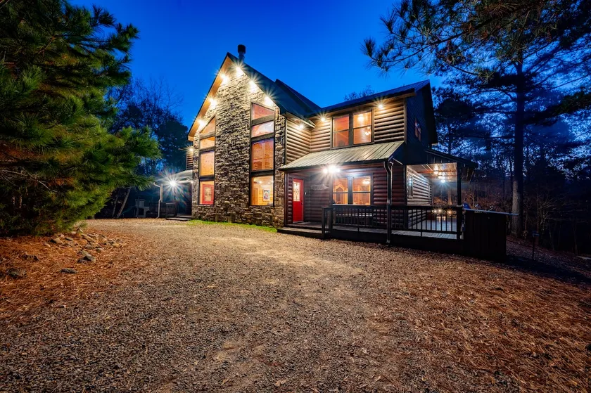 Crooked Creek Lodge - Image 1