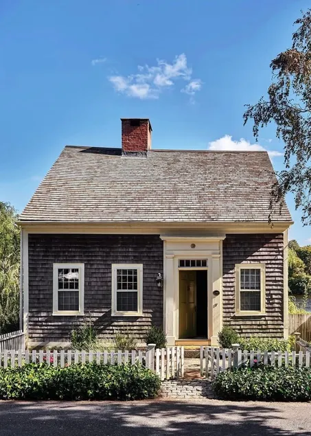 Quintessential Waterfront Historic Cottage - Image 1