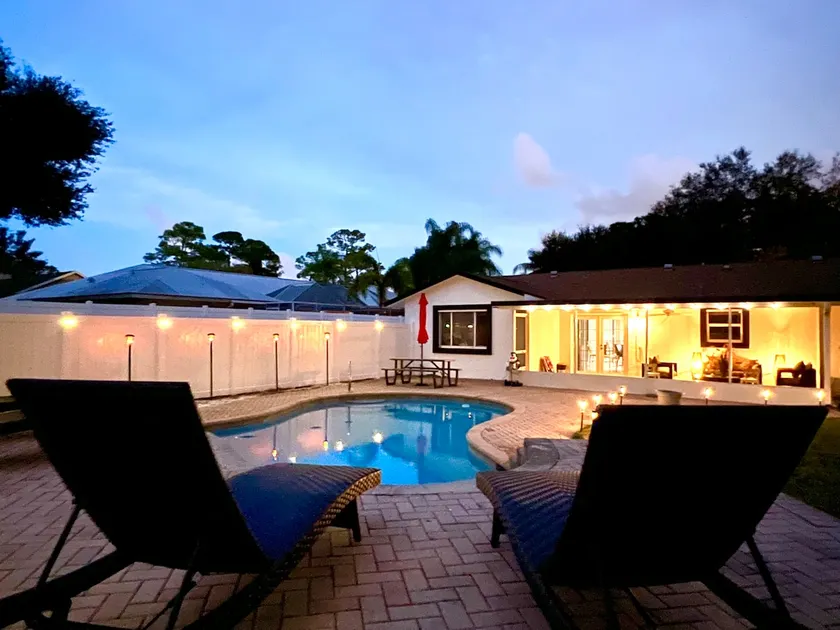 Canal-1 3/2 Beach Style House with Heated Pool - Image 1