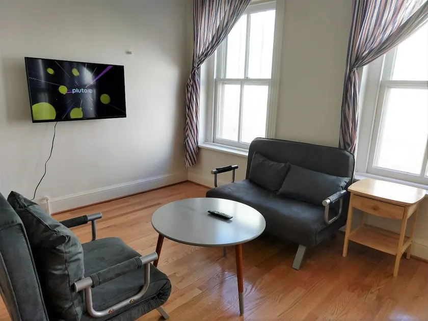 Cozy 1BR, steps to metro, U.S. Capitol & more - Image 1