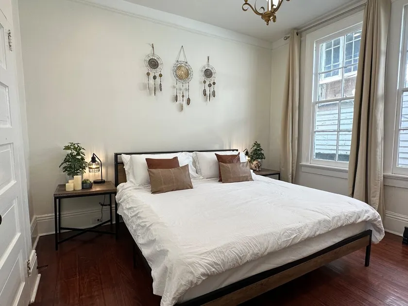 Platinum Gold Historic New Orleans Home 7min to FQ - Image 1