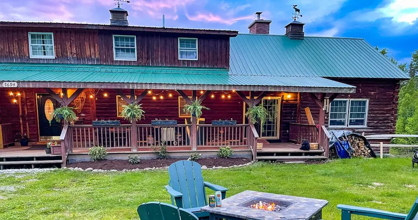 Cozy Log Cabin - Sauna - Fireplace - Sleeps 10! - Image 1