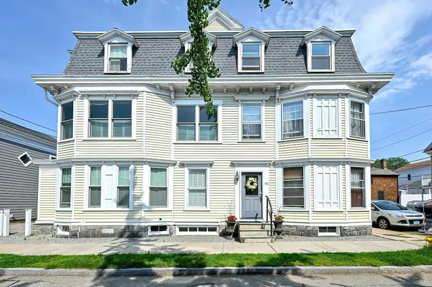 Stonington Borough with Water Views - Image 1