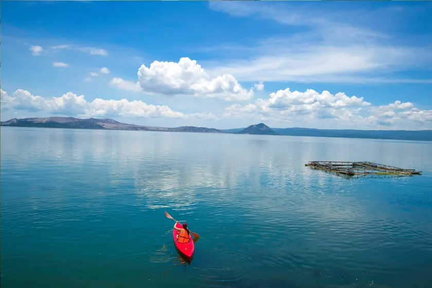 Beautiful Lake house Taal lake - Image 1