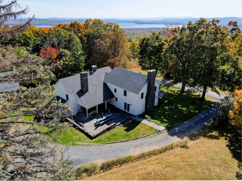Historic Catskills farmhouse with sweeping views - Image 1