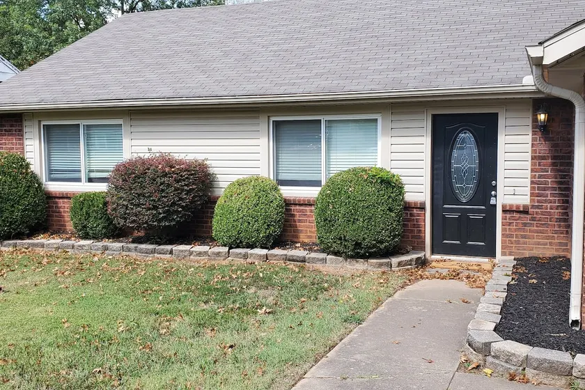 Clean and Cozy Near all Bentonville has to offer - Image 1