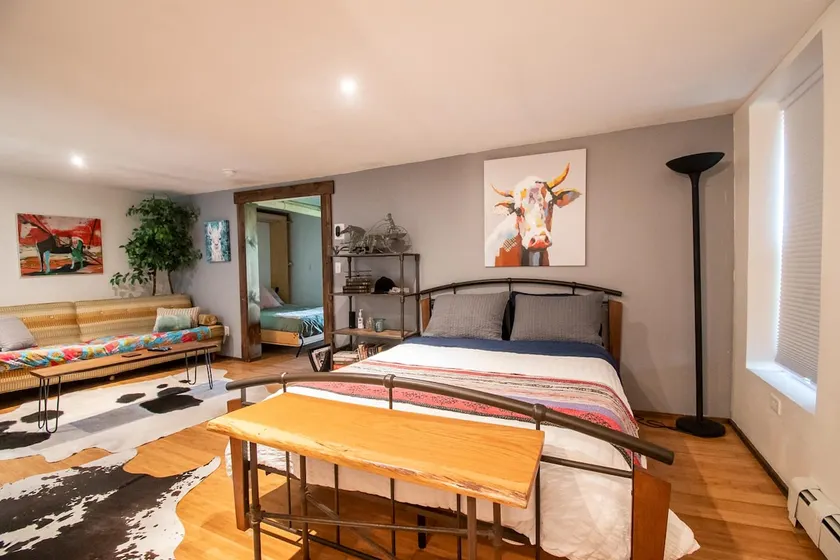 Eclectic Studio in Heart of the Village, Pets! - Image 1
