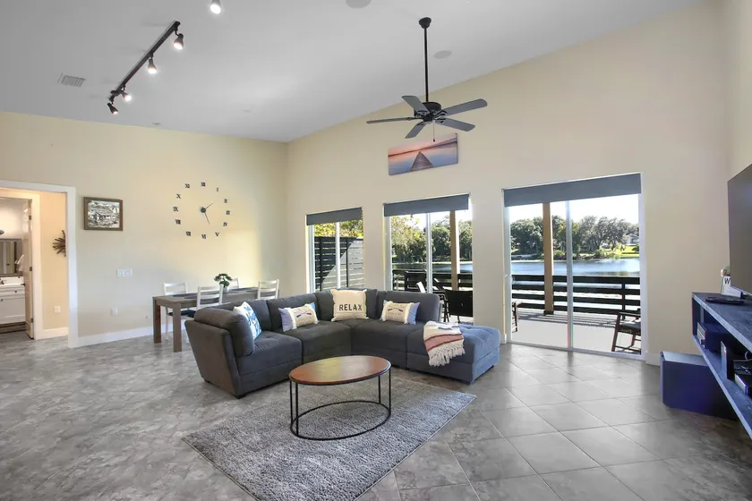 Lake House Minutes to Downtown Mt. Dora and Eustis - Image 1