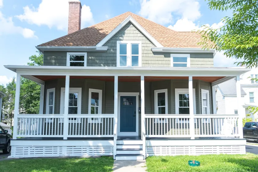 Modern & Spacious 4 Bedroom Single Family Home - Image 1