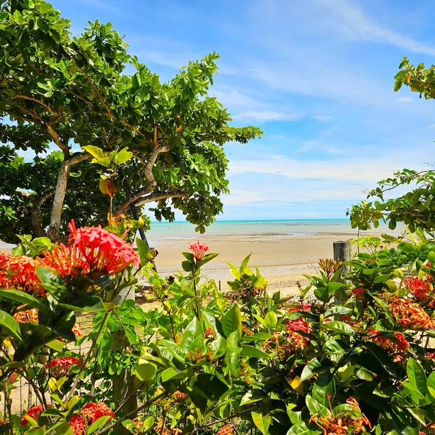 Beachfront house, room, balcony, air-conditioning, TV, 200mb Wi-Fi - Image 1
