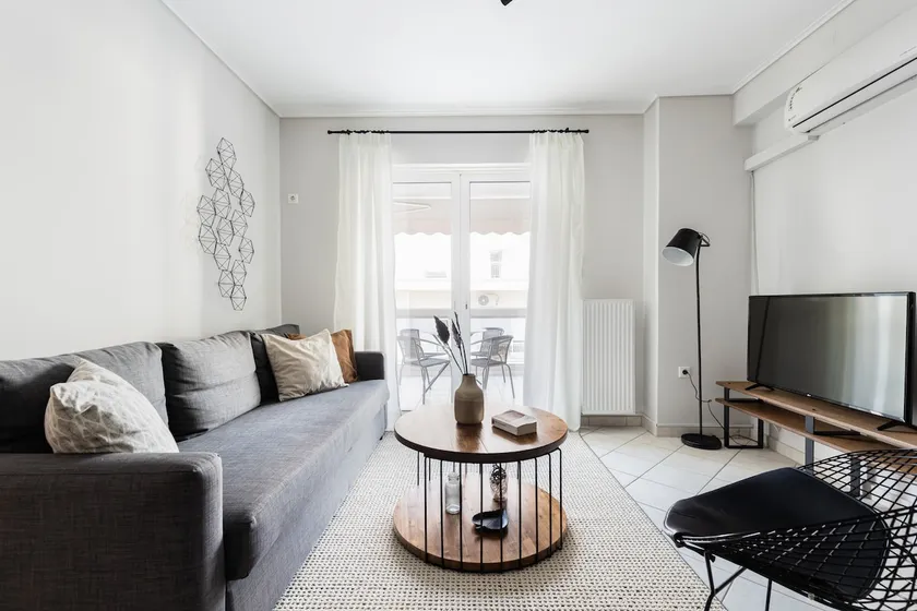 Ideal 1 BR Apartment in Petralona - Image 1