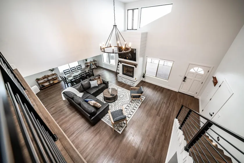 The Gathering Pines - Captivating Luxury Home w/AC - Image 1