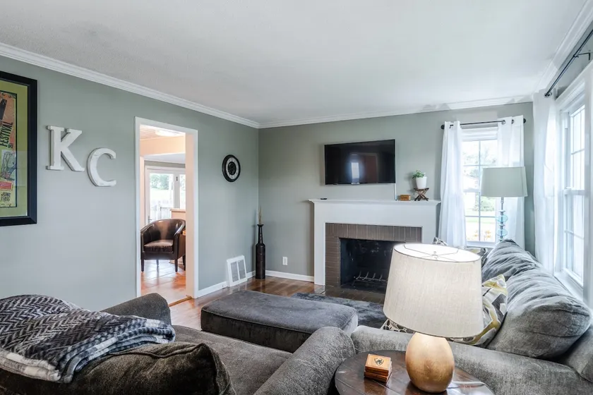 3bd/Walk to Downtown Overland Park District - Image 1