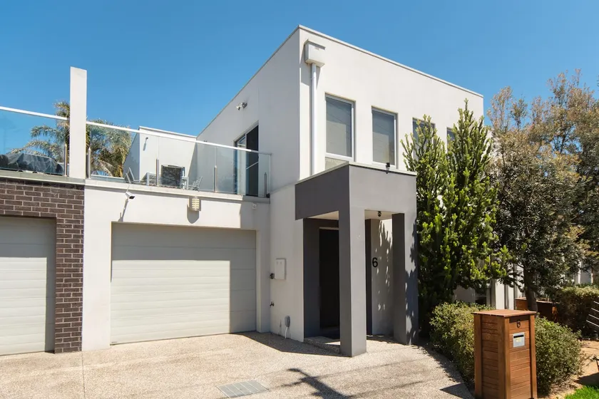 Beach Walk Apartment - Image 1