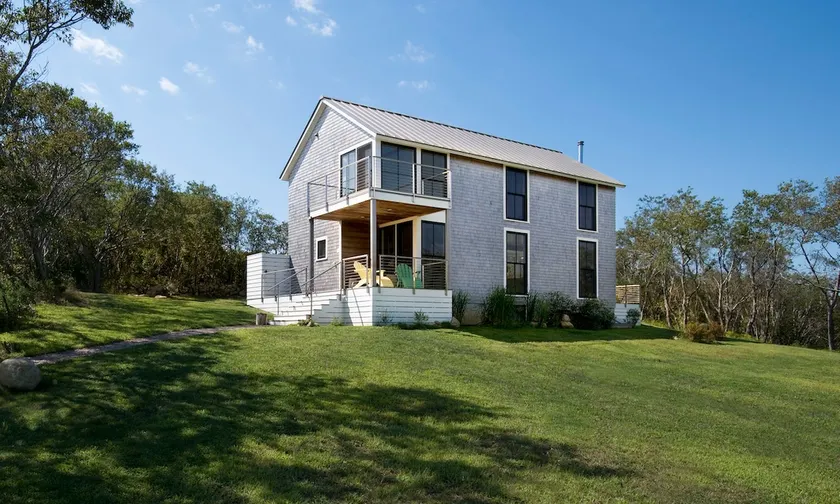 Island House: Clean Modern Design w/ Ocean Views - Image 1