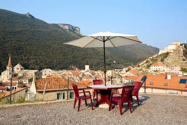 Studio in villa with pool, for 2 people - Image 1