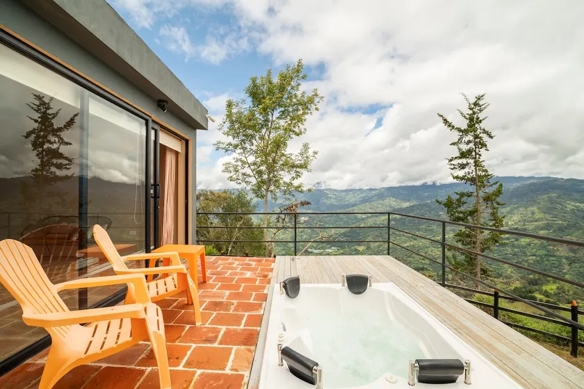 Basa Boscana + Jacuzzi, Boyaca - Image 1