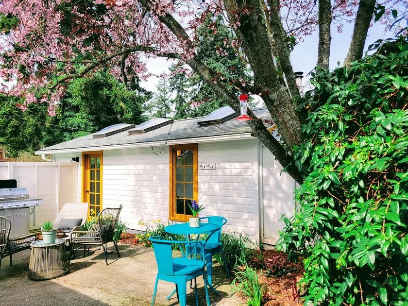 The Courtyard Cottage - Image 1