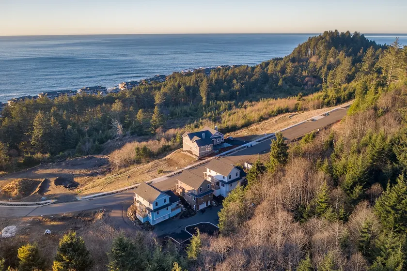 Depoe Hills Community! Ocean Views! Great Rates! - Image 1
