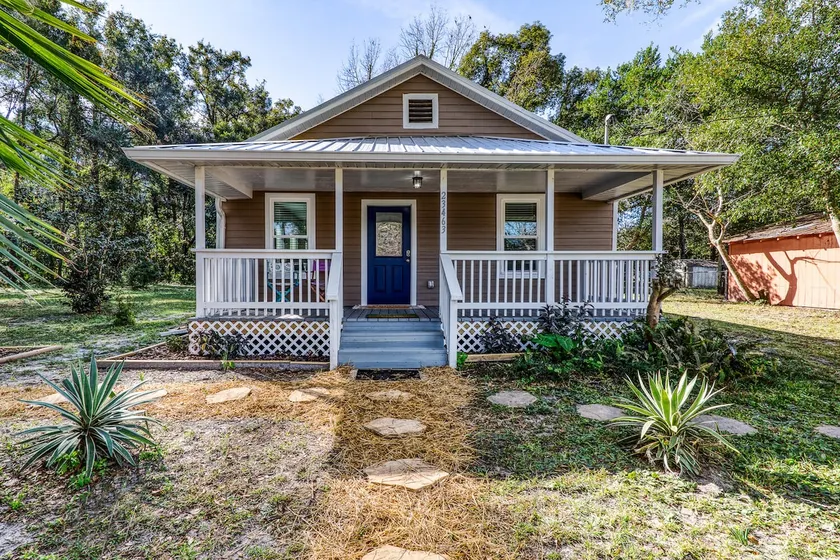 Charming, historic cottage walking distance to downtown High Springs  - Image 1