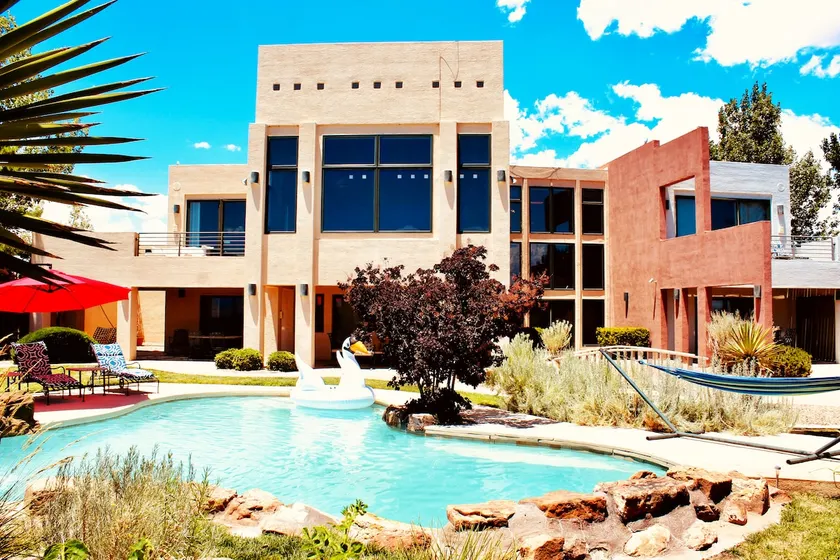 #1 BEST VIEWS! Huge, Luxury Contemporary Home + HEATED POOL - Image 1