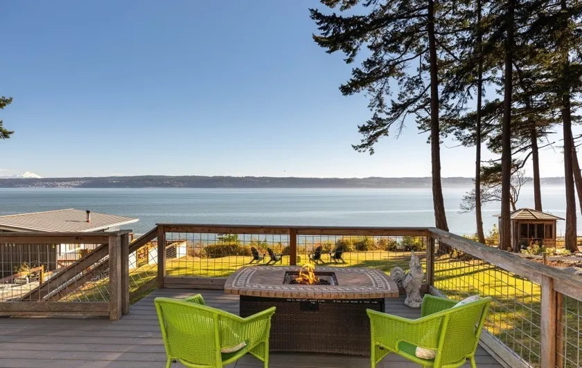 Beach Access, High Bank - Robert’s Bluff Bungalow - Image 1