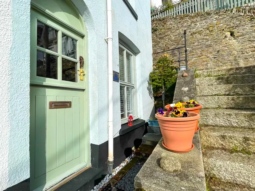 19th Century Fishermans Cottage with Sea Views - Image 1