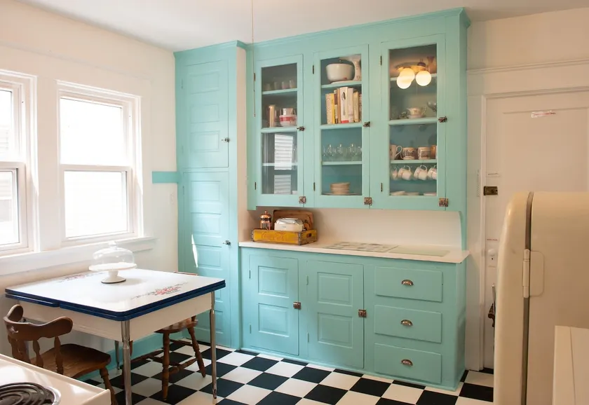 Heritage House - A Retro Home Steps to Hertel Ave! - Image 1