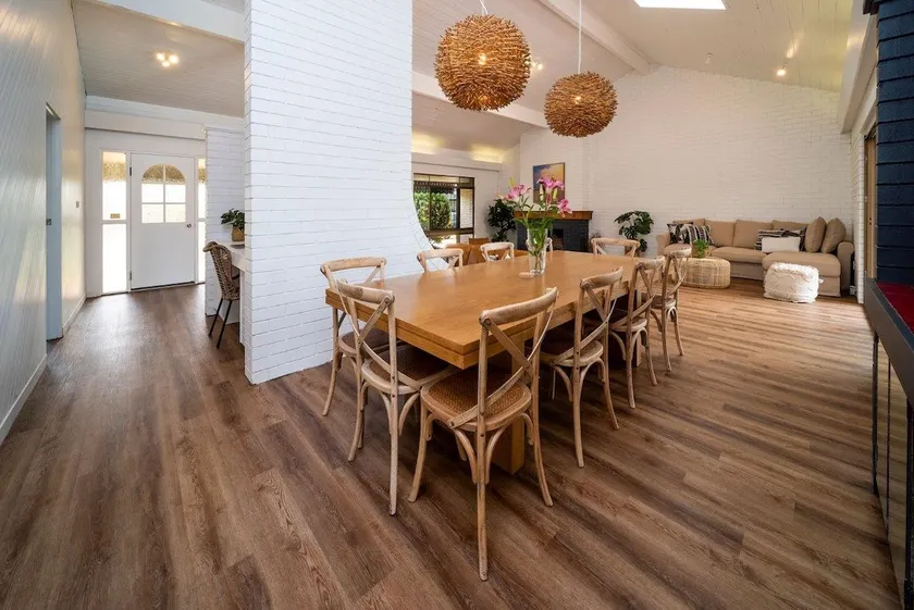 The Wave House - Image 1
